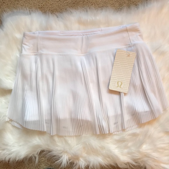 NWT WHITE LULULEMON JUST PLEAT IT SKIRT - Size 10 - Picture 2 of 7